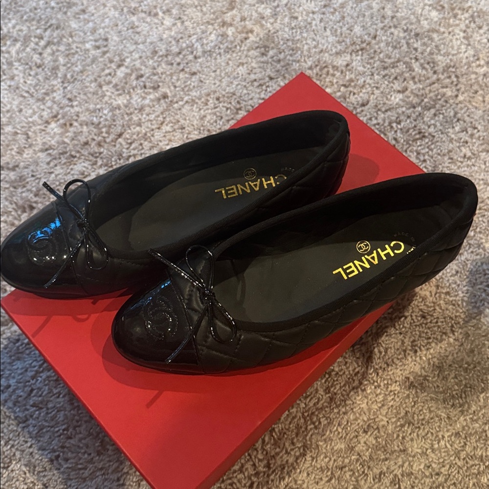 Chanel Calfskin Black Quilted Women's Flats 38.5